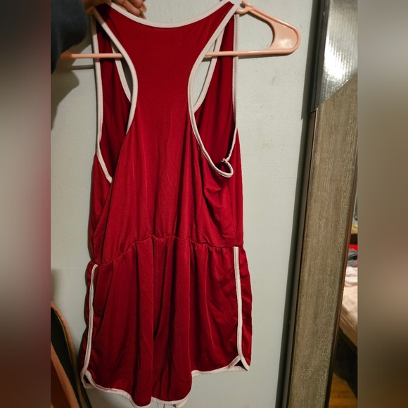 Red Shein romper - Picture 2 of 3